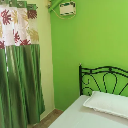 Samaira Guesthouse & Dormitory Room